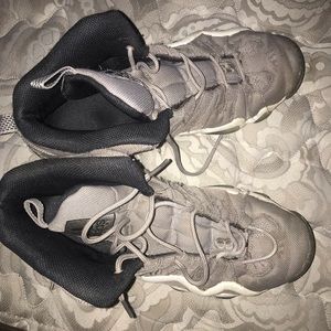 KOBE CRAZY EIGHTS (GRAY)